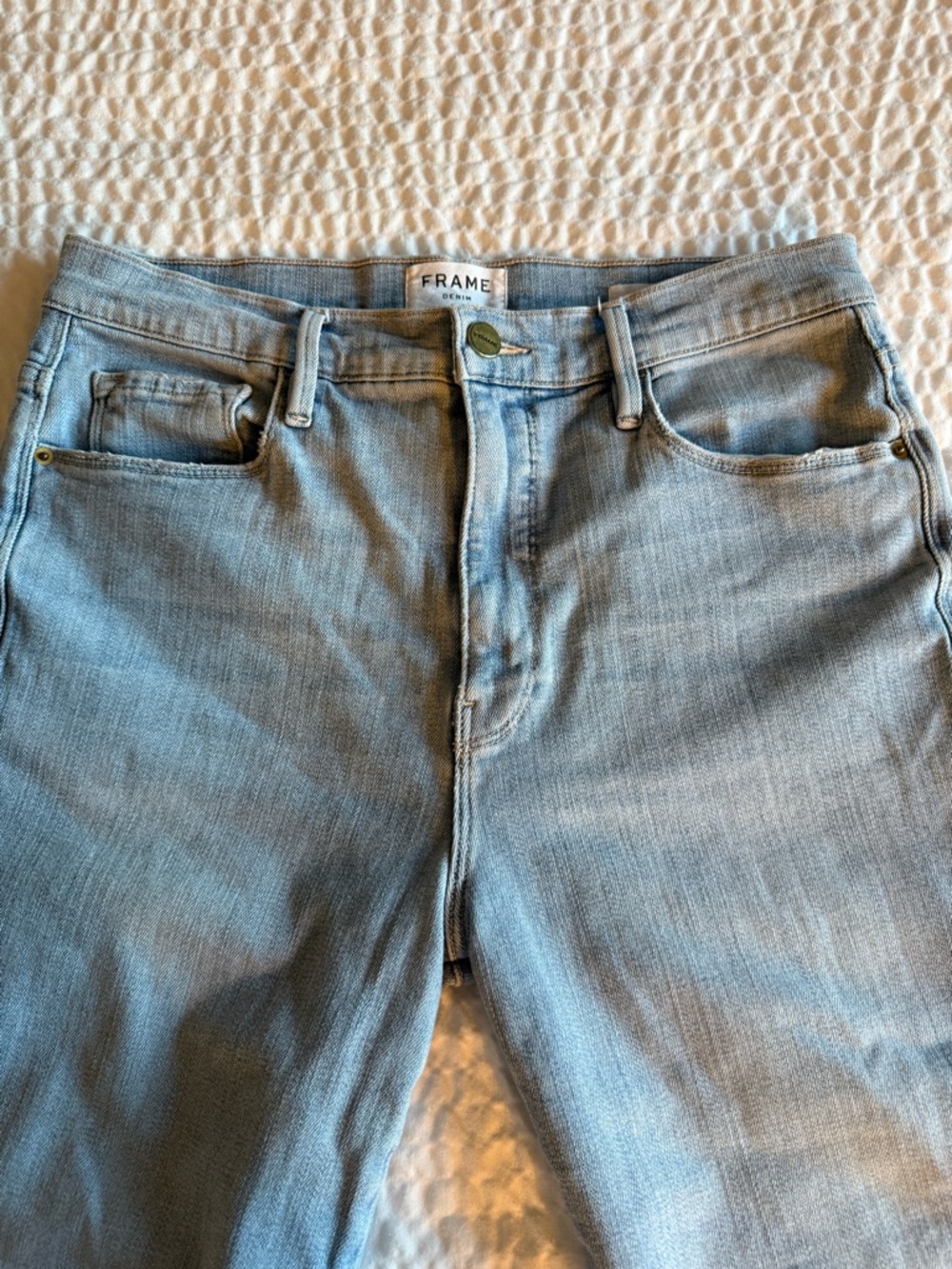FRAME Denim Le Sylvie Crop Light Blue Jeans